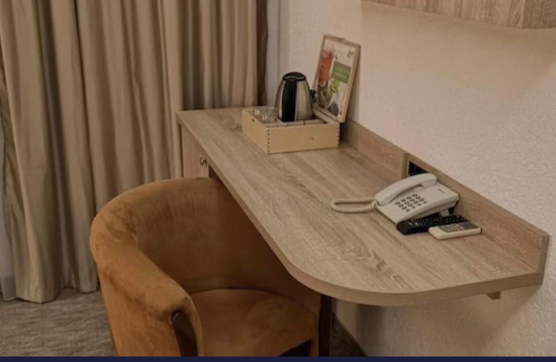 Hotel Garni Ideal พอดโกริกา ภายนอก รูปภาพ
