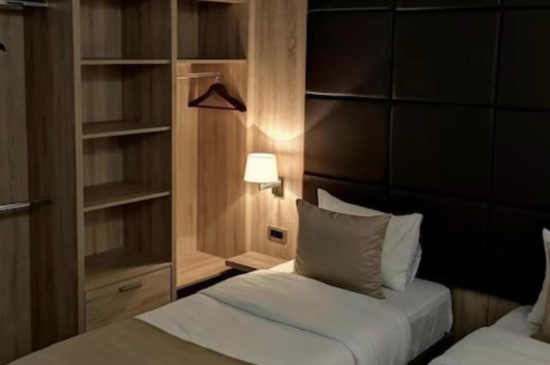 Hotel Garni Ideal พอดโกริกา ภายนอก รูปภาพ