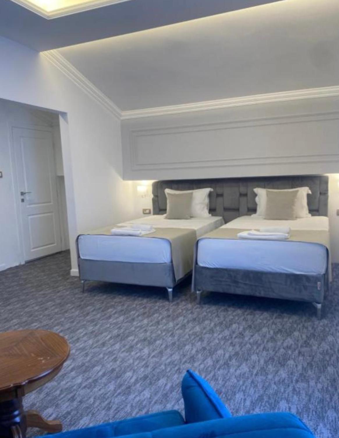 Hotel Garni Ideal พอดโกริกา ภายนอก รูปภาพ