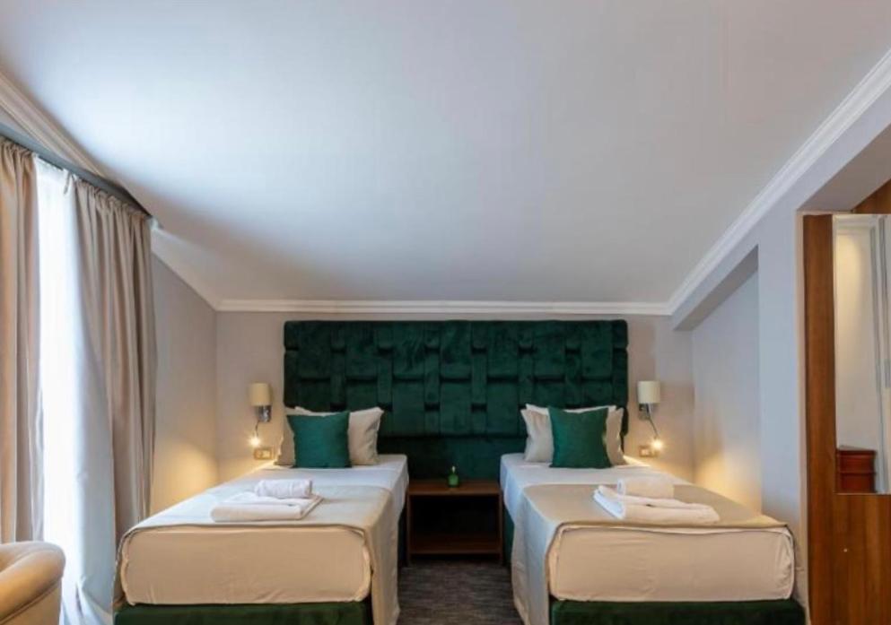 Hotel Garni Ideal พอดโกริกา ภายนอก รูปภาพ