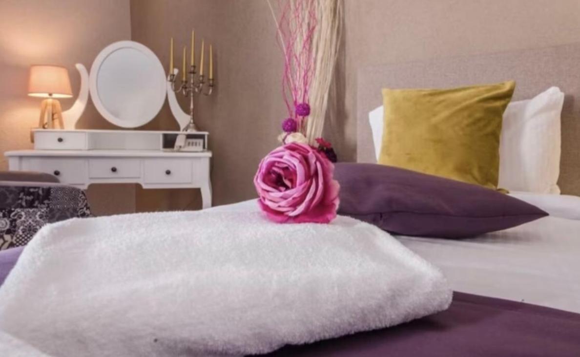 Hotel Garni Ideal พอดโกริกา ภายนอก รูปภาพ