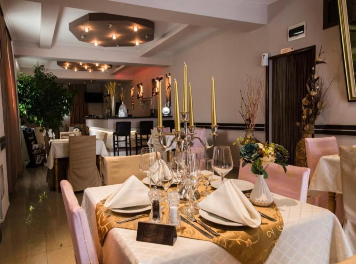 Hotel Garni Ideal พอดโกริกา ภายนอก รูปภาพ