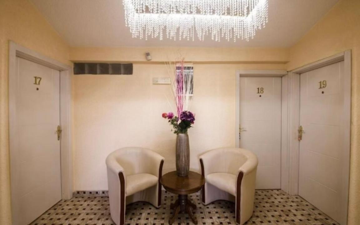 Hotel Garni Ideal พอดโกริกา ภายนอก รูปภาพ